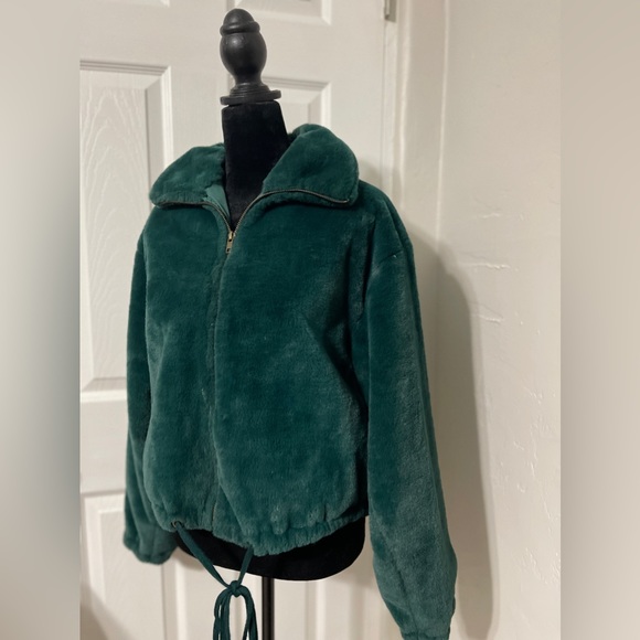 Victorias Secret Know One Cares Faux Fur Cropped Coat Jacket S - Picture 7 of 7